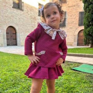 Conjunto Sudadera y falda col. Reina Sofia Basmartí